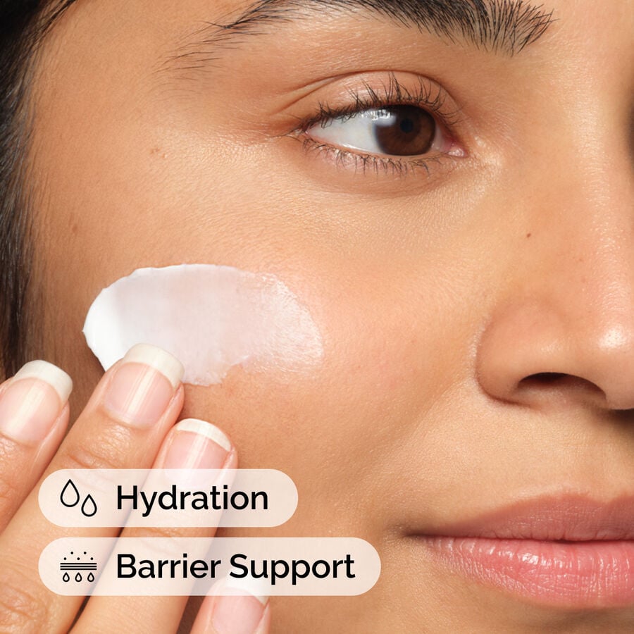 natural-moisturizing-factors-ha-p8 ord-natural-moisturizing-factors-ha-model-application-with-benefits.jpg